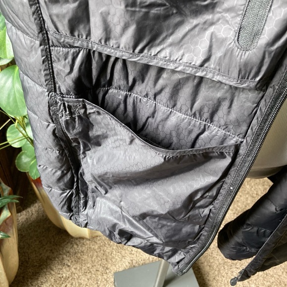 New Men’s Asics Black Nylon Duck Down Puffer Jacket size M - Picture 11 of 14